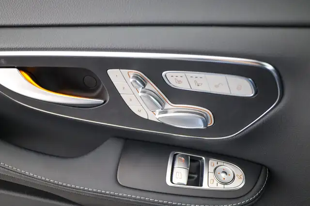 Mercedes-Benz V 300 V300 d 4MATIC EXCLUSIVE Lang Aut.6-Sitzer Airm Ansicht 18