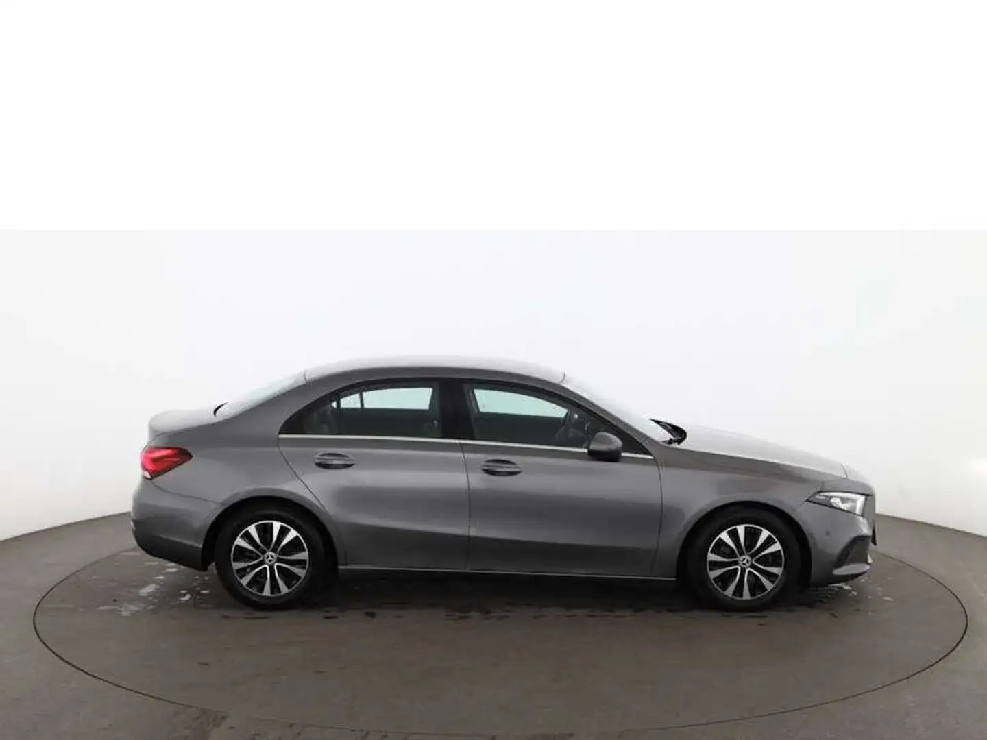 Mercedes-Benz A 200 d Aut LED LEDER NAVI SITZHZG DIGITAL-TACHO Grau - 2