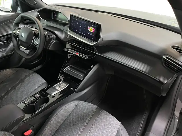 Peugeot 2008 view 5