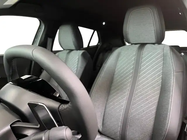 Peugeot 2008 view 7