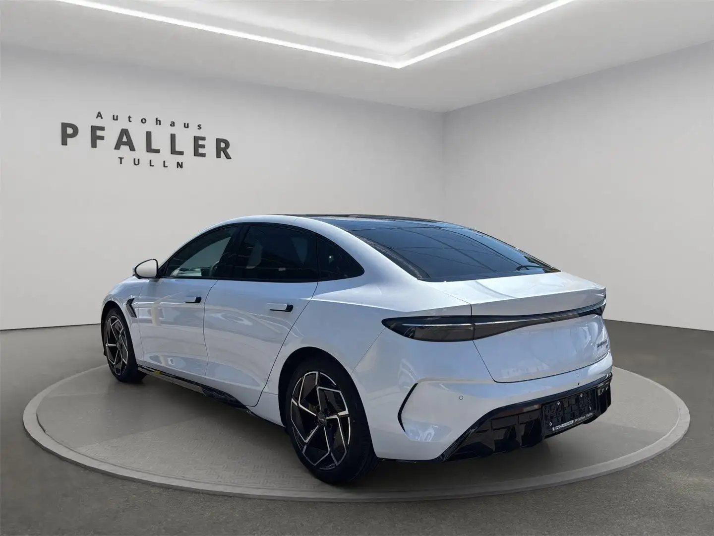 BYD Seal Excellence Osterreich Paket 82,5kWh AWD Weiß - 2