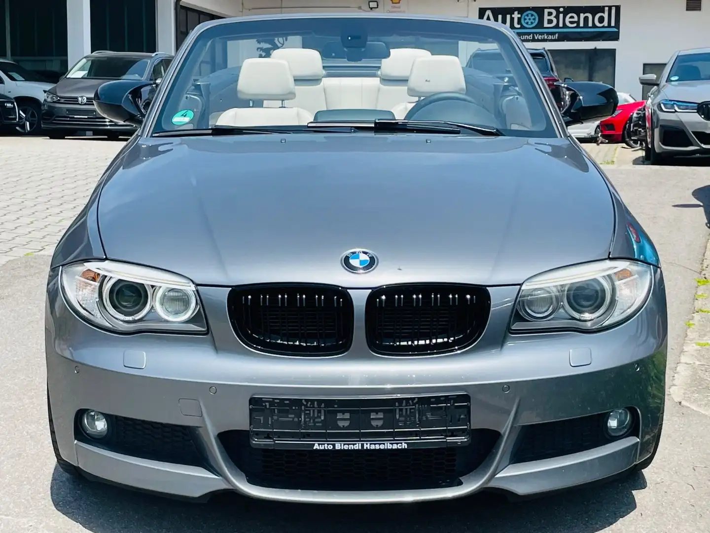 BMW 120 1 Cabrio 120d M Paket Xenon Navi Grau - 2