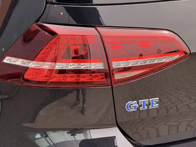 Volkswagen Golf view 18