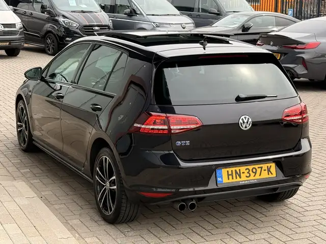 Volkswagen Golf view 19