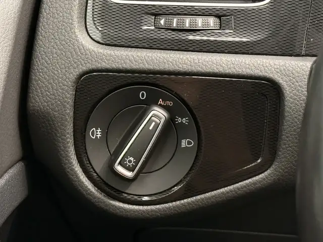 Volkswagen Golf view 28