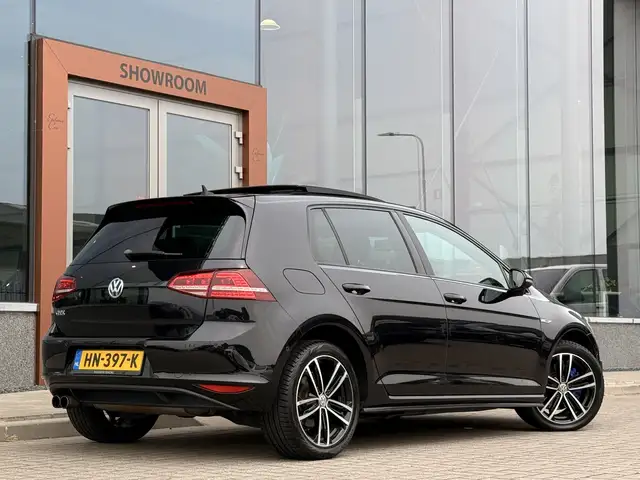Volkswagen Golf view 12