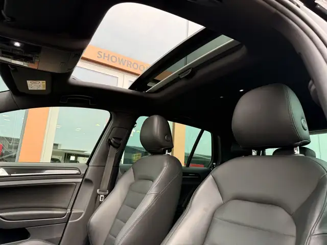 Volkswagen Golf view 5