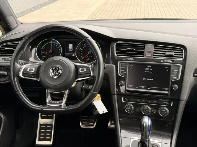 Volkswagen Golf view 21