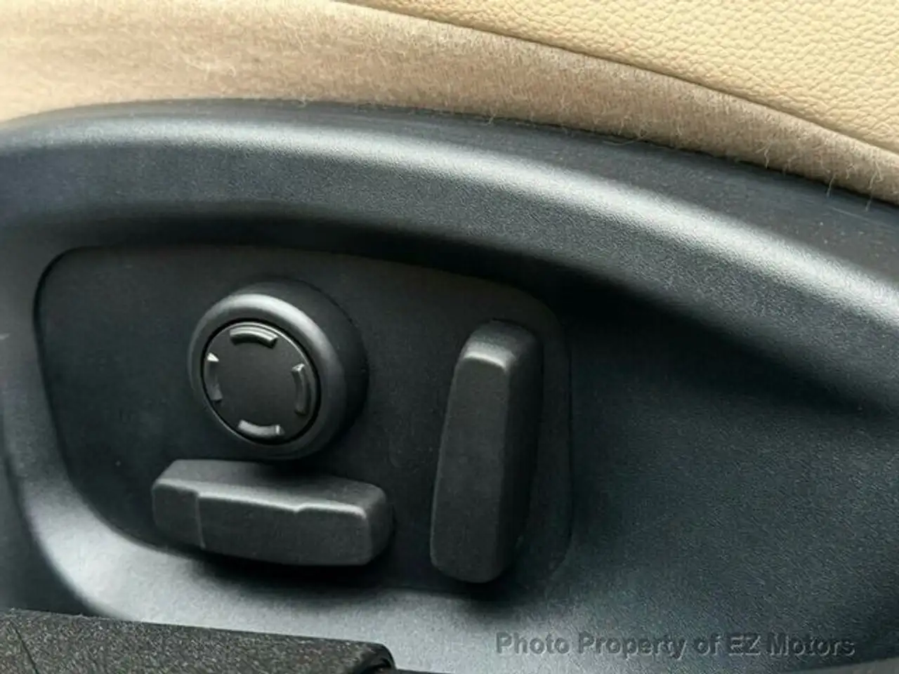 Jaguar XE снимка Jaguar XE