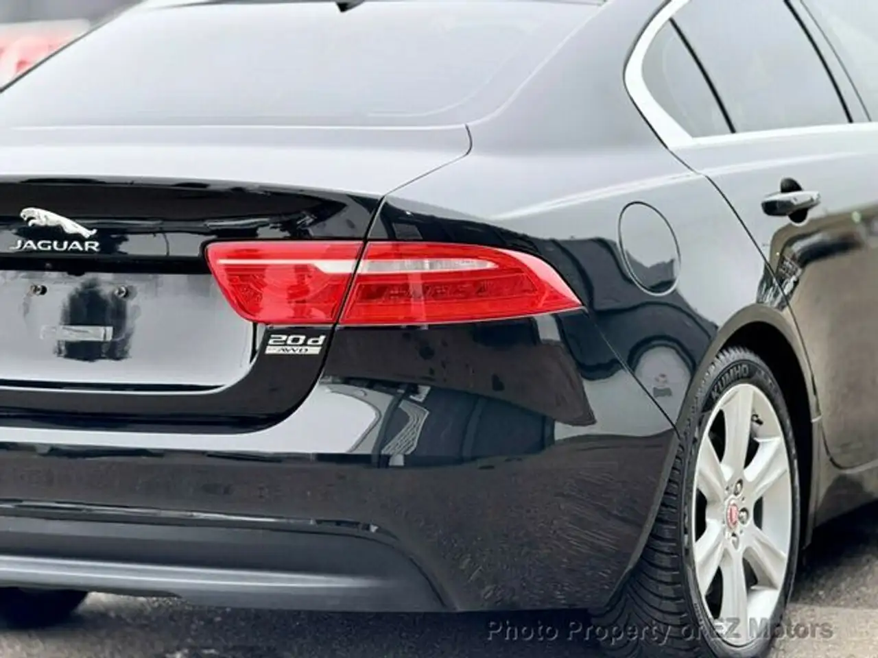 Jaguar XE снимка Jaguar XE