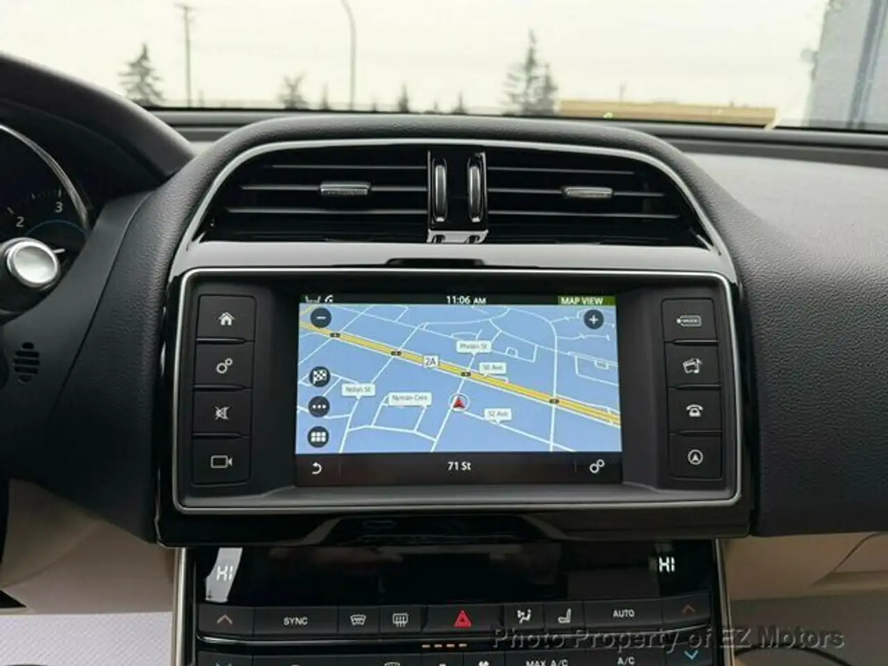 Jaguar XE снимка Jaguar XE