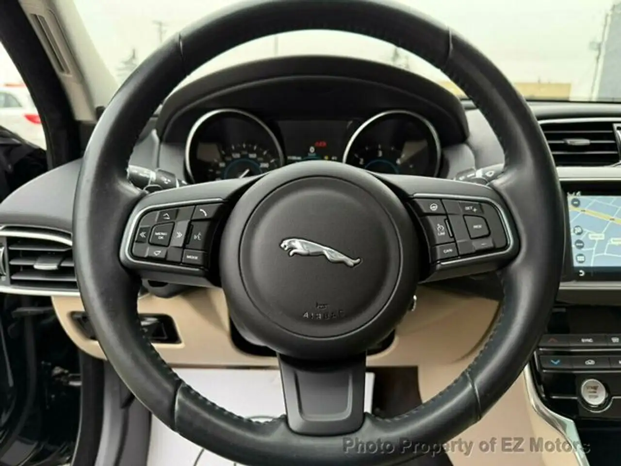 Jaguar XE снимка Jaguar XE