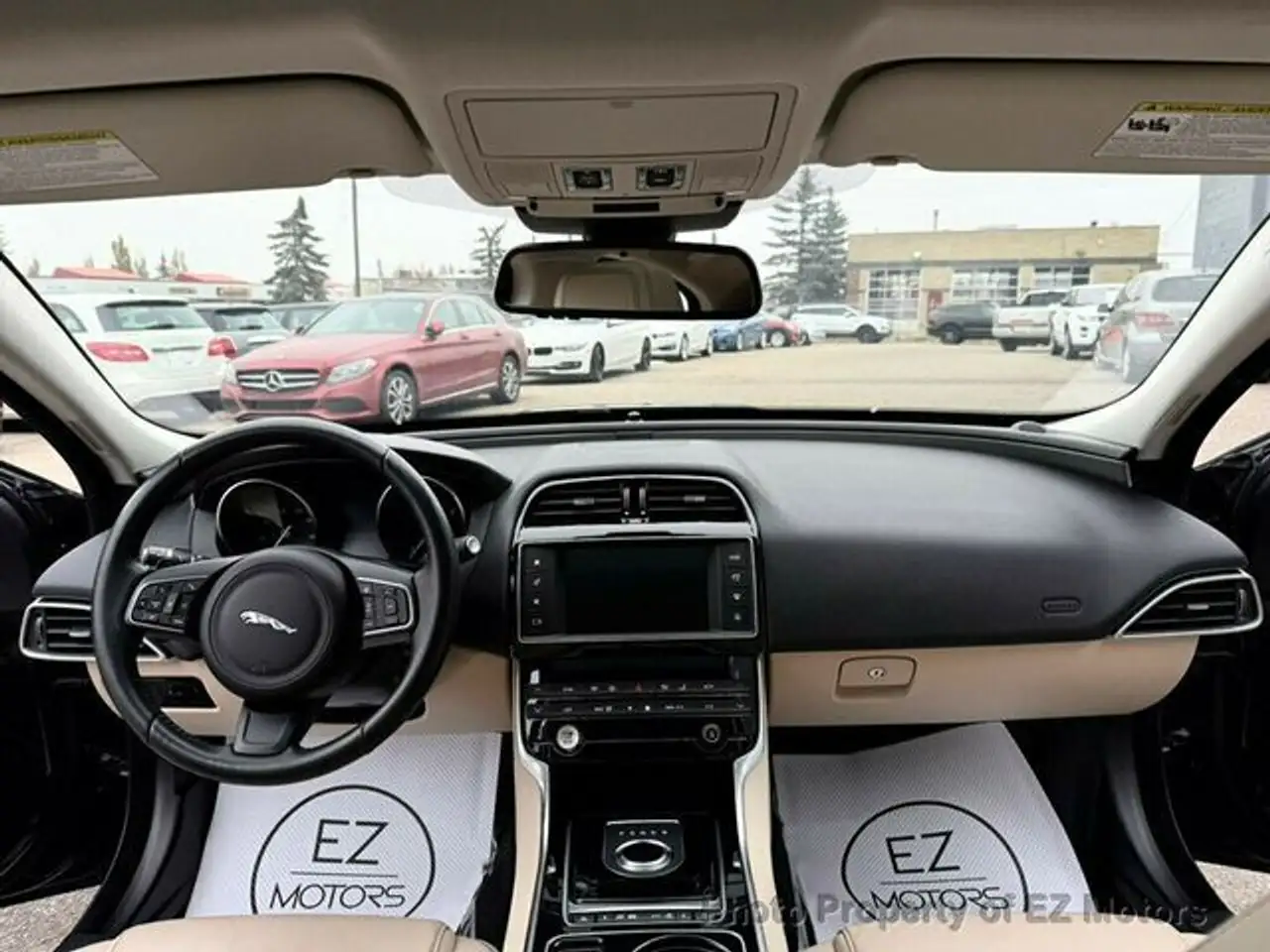 Jaguar XE снимка Jaguar XE
