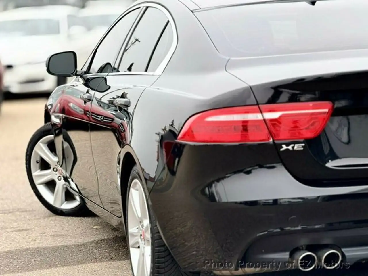 Jaguar XE снимка Jaguar XE