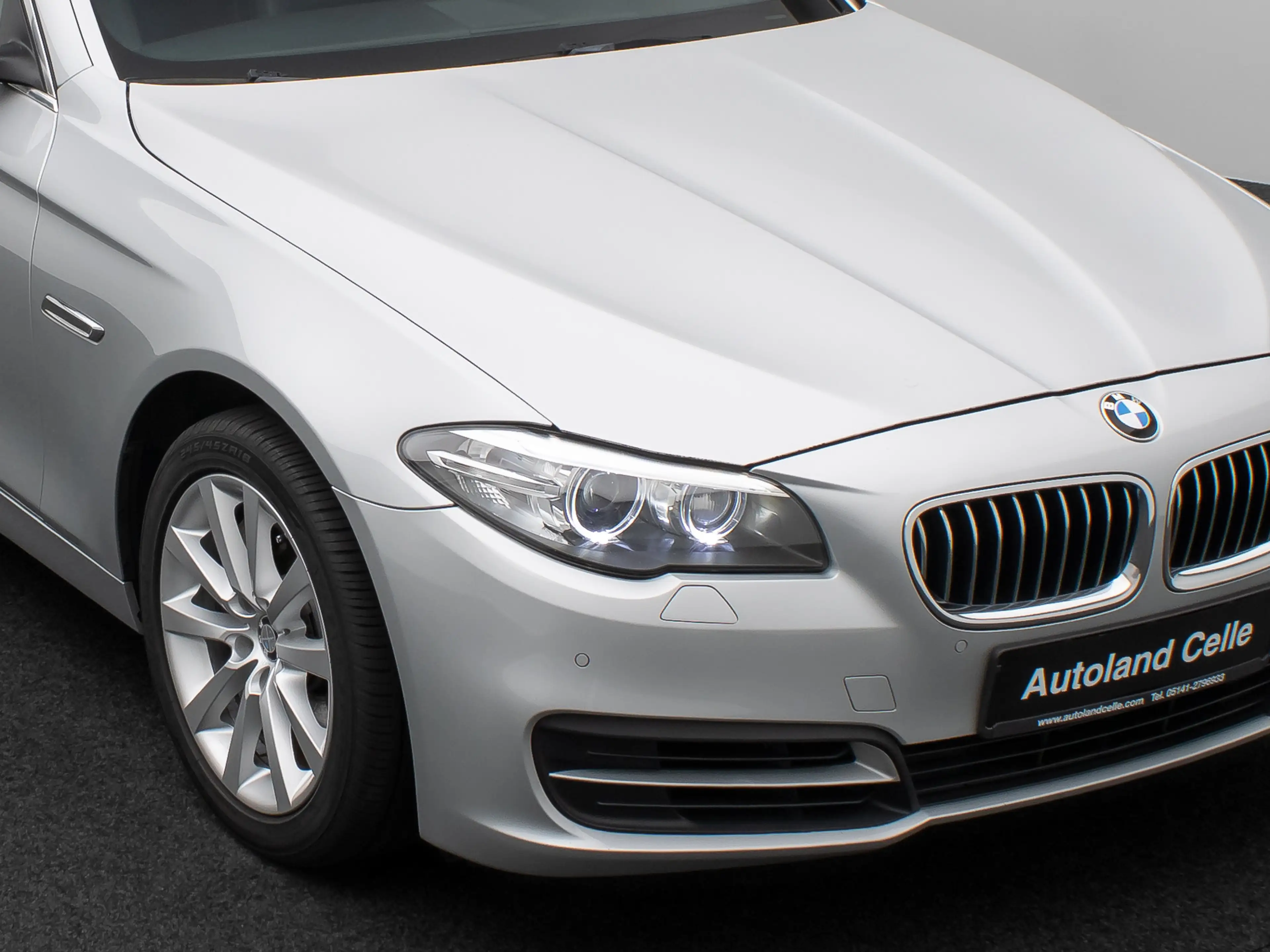 BMW 525 NaviPro Fernlichtassist PDC Leder AdapLicht — photo 18
