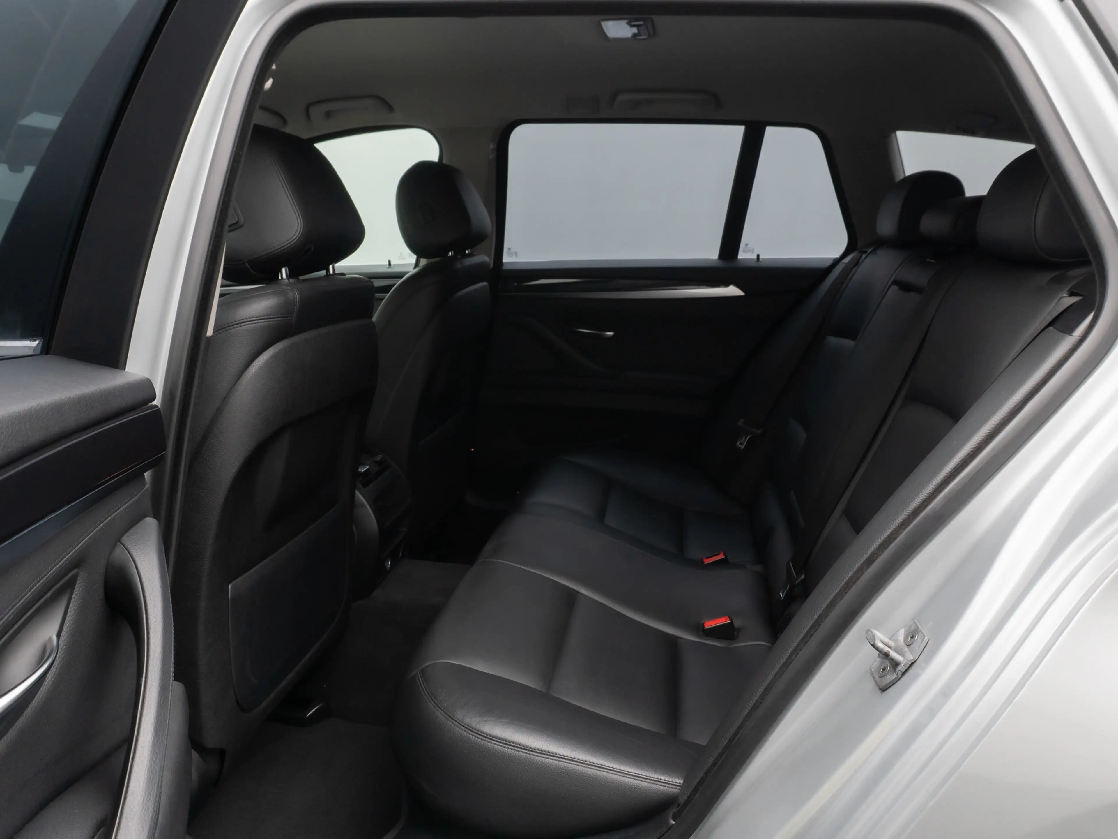 BMW 525 NaviPro Fernlichtassist PDC Leder AdapLicht — photo 25