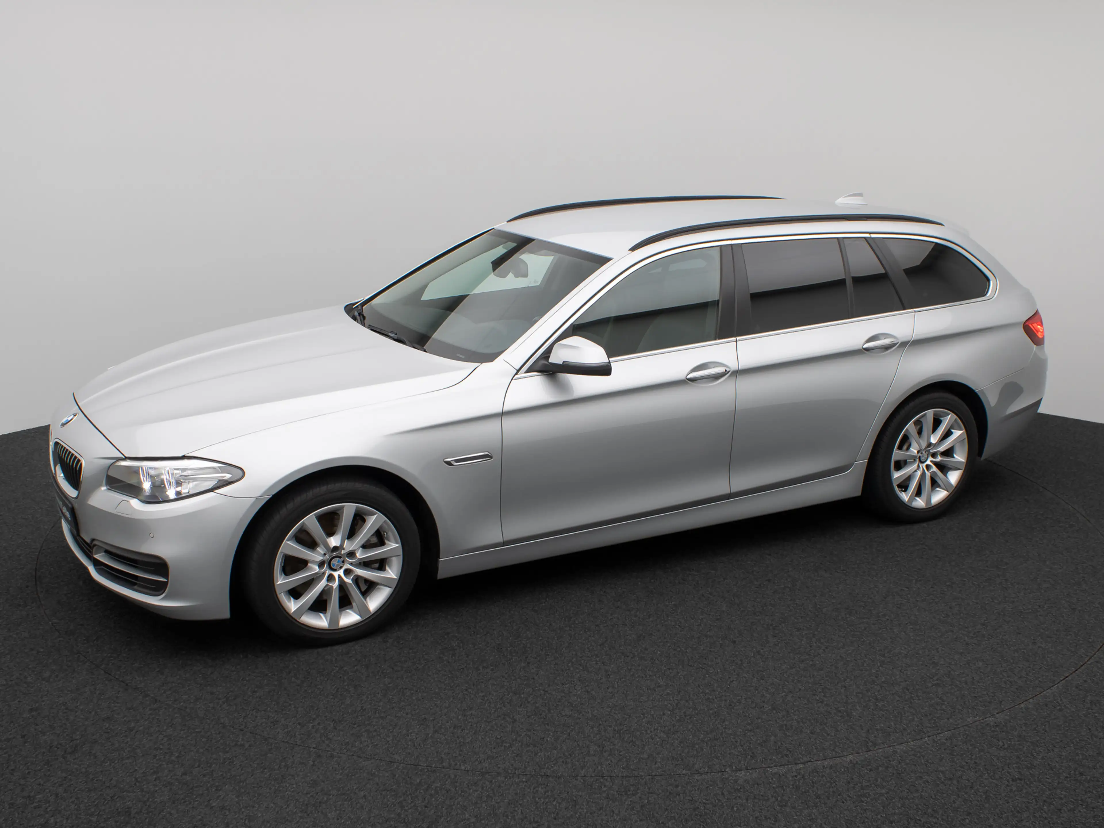 BMW 525 NaviPro Fernlichtassist PDC Leder AdapLicht — photo 12