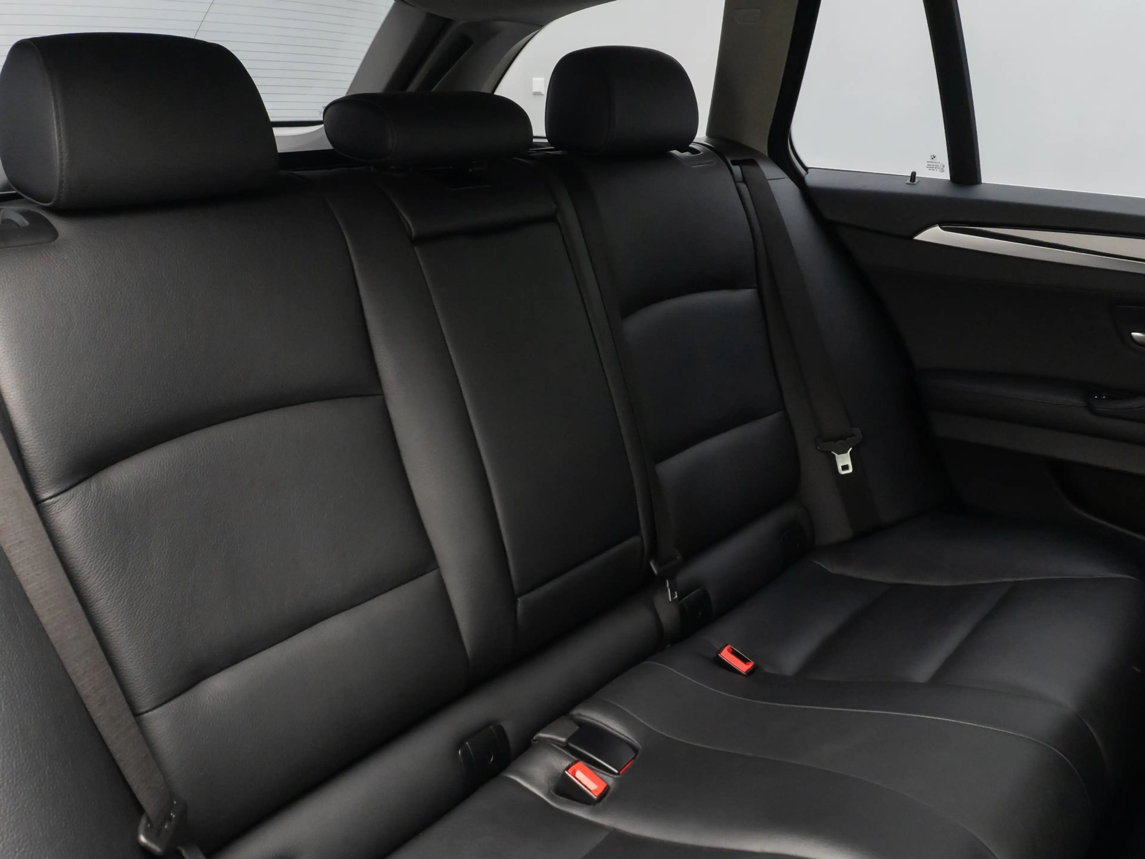 BMW 525 NaviPro Fernlichtassist PDC Leder AdapLicht — photo 27