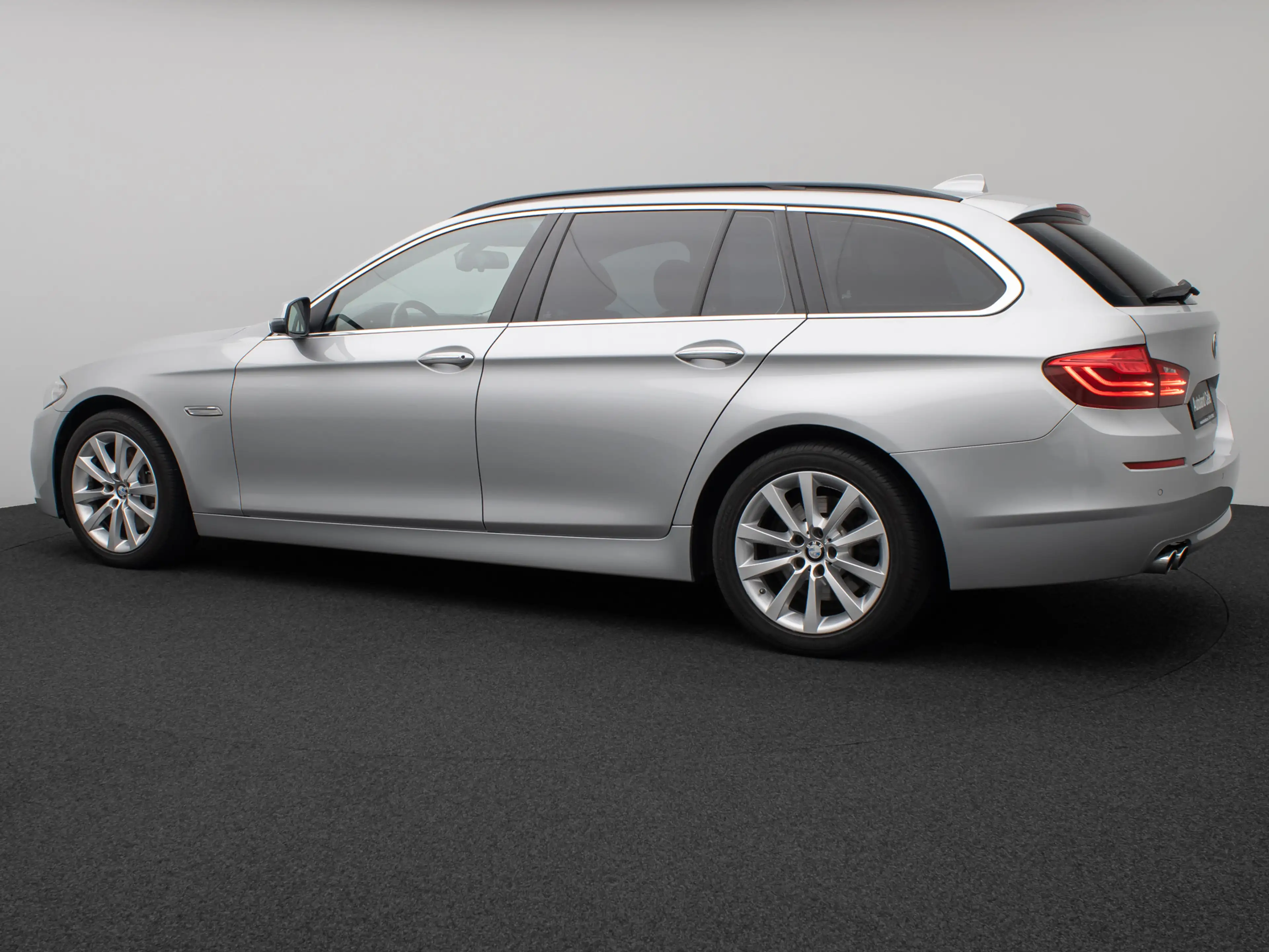 BMW 525 NaviPro Fernlichtassist PDC Leder AdapLicht — photo 10