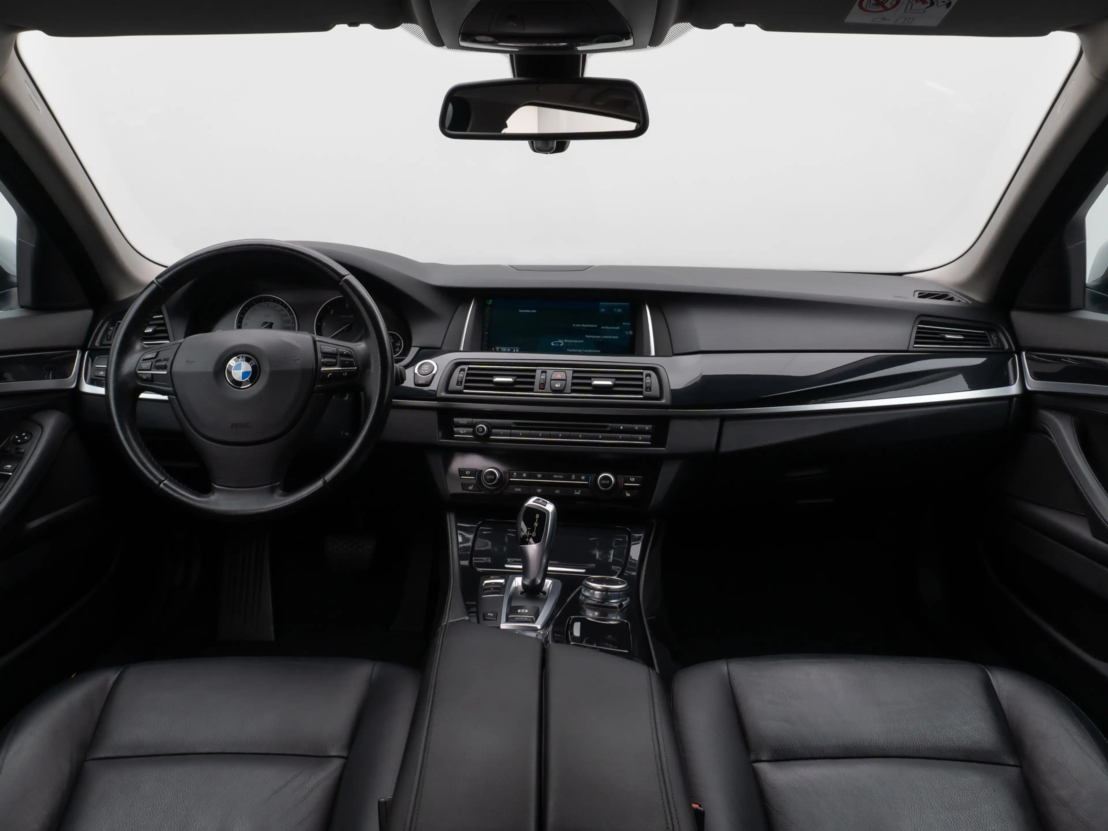 BMW 525 NaviPro Fernlichtassist PDC Leder AdapLicht — photo 36