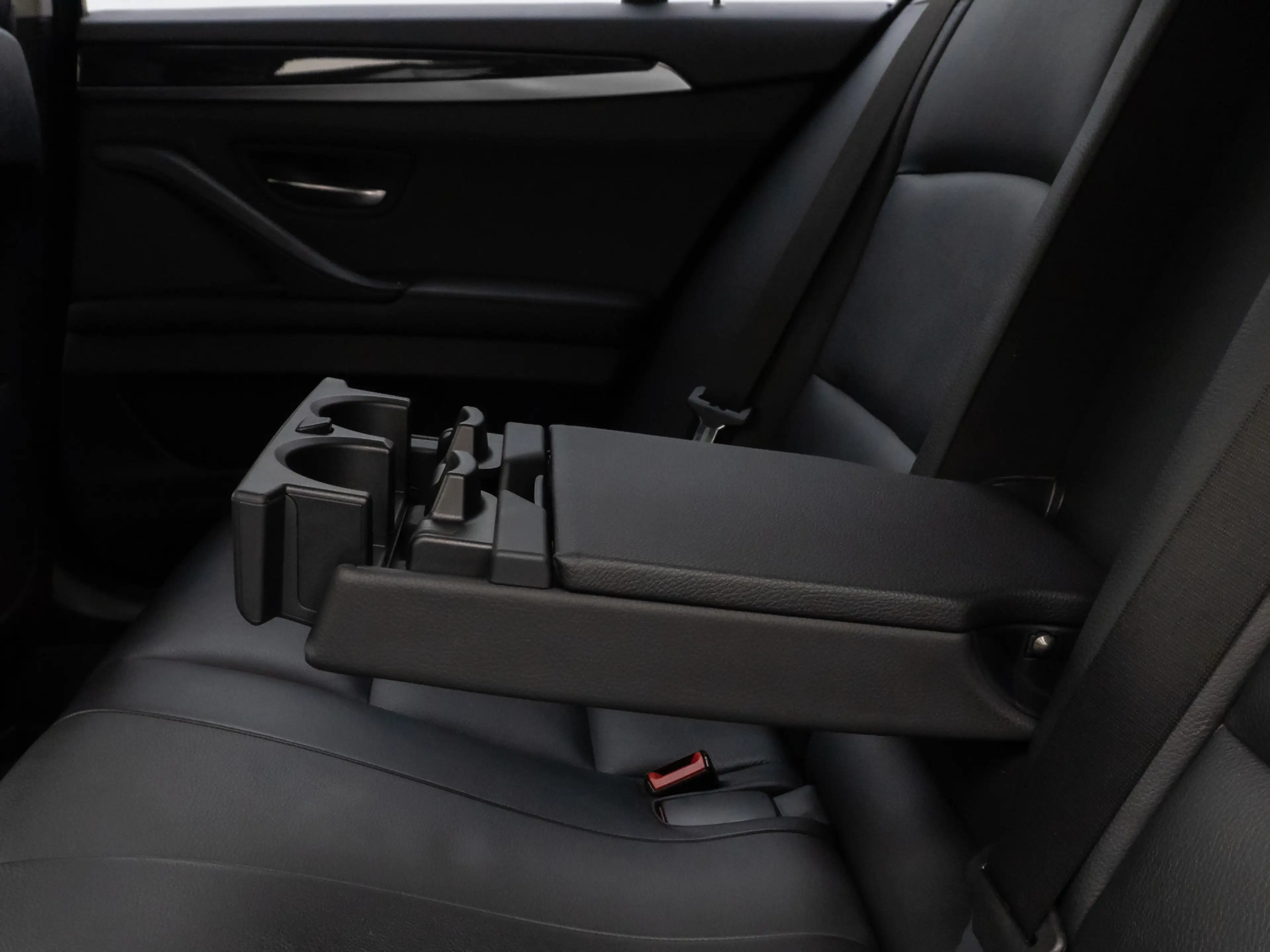 BMW 525 NaviPro Fernlichtassist PDC Leder AdapLicht — photo 28