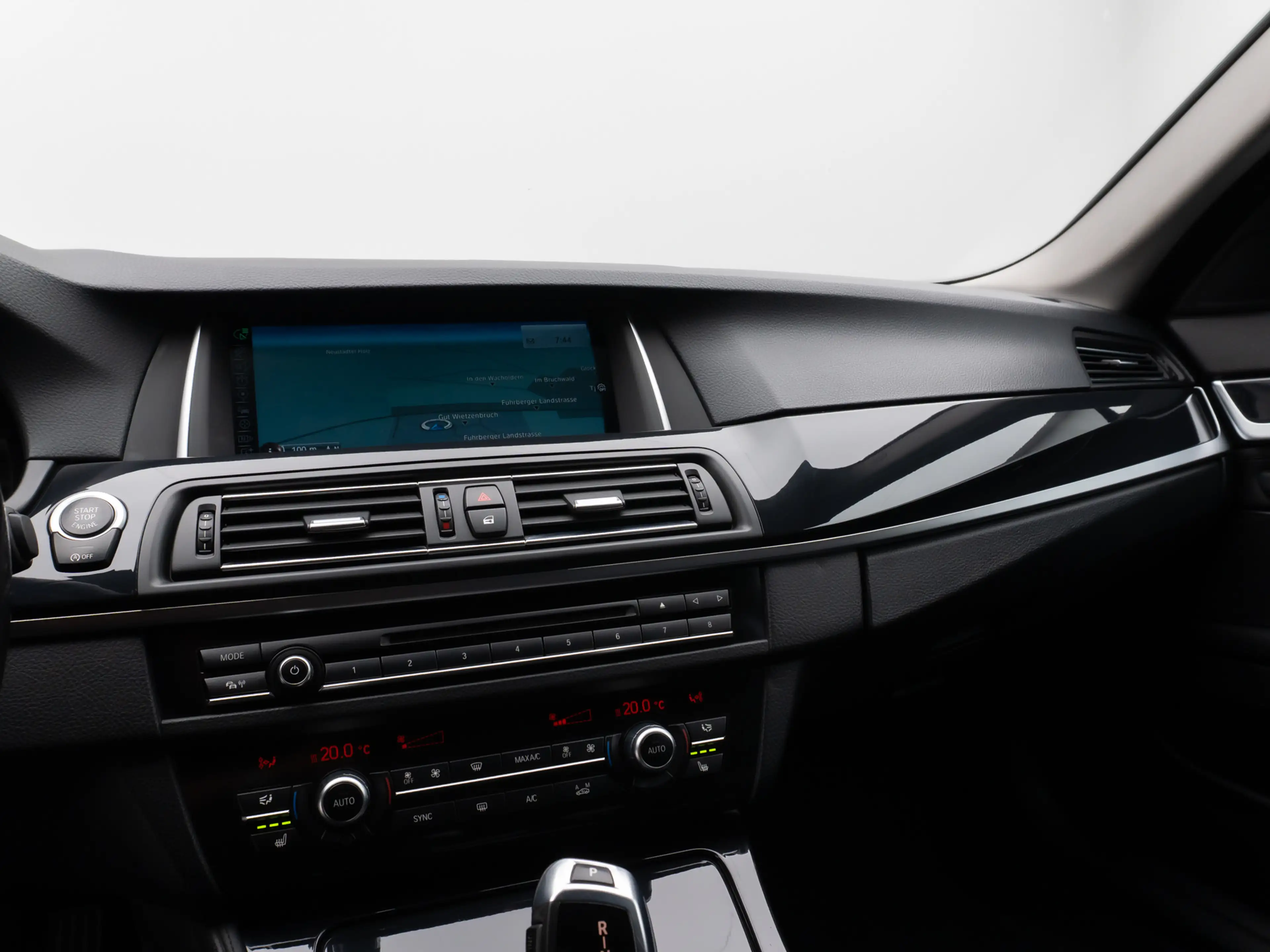 BMW 525 NaviPro Fernlichtassist PDC Leder AdapLicht — photo 21