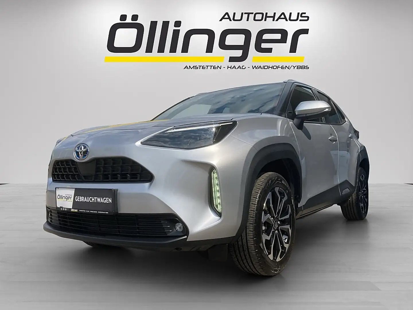 Toyota Yaris Cross 1,5 VVT-i Hybrid Active Drive Aut. Silber - 1