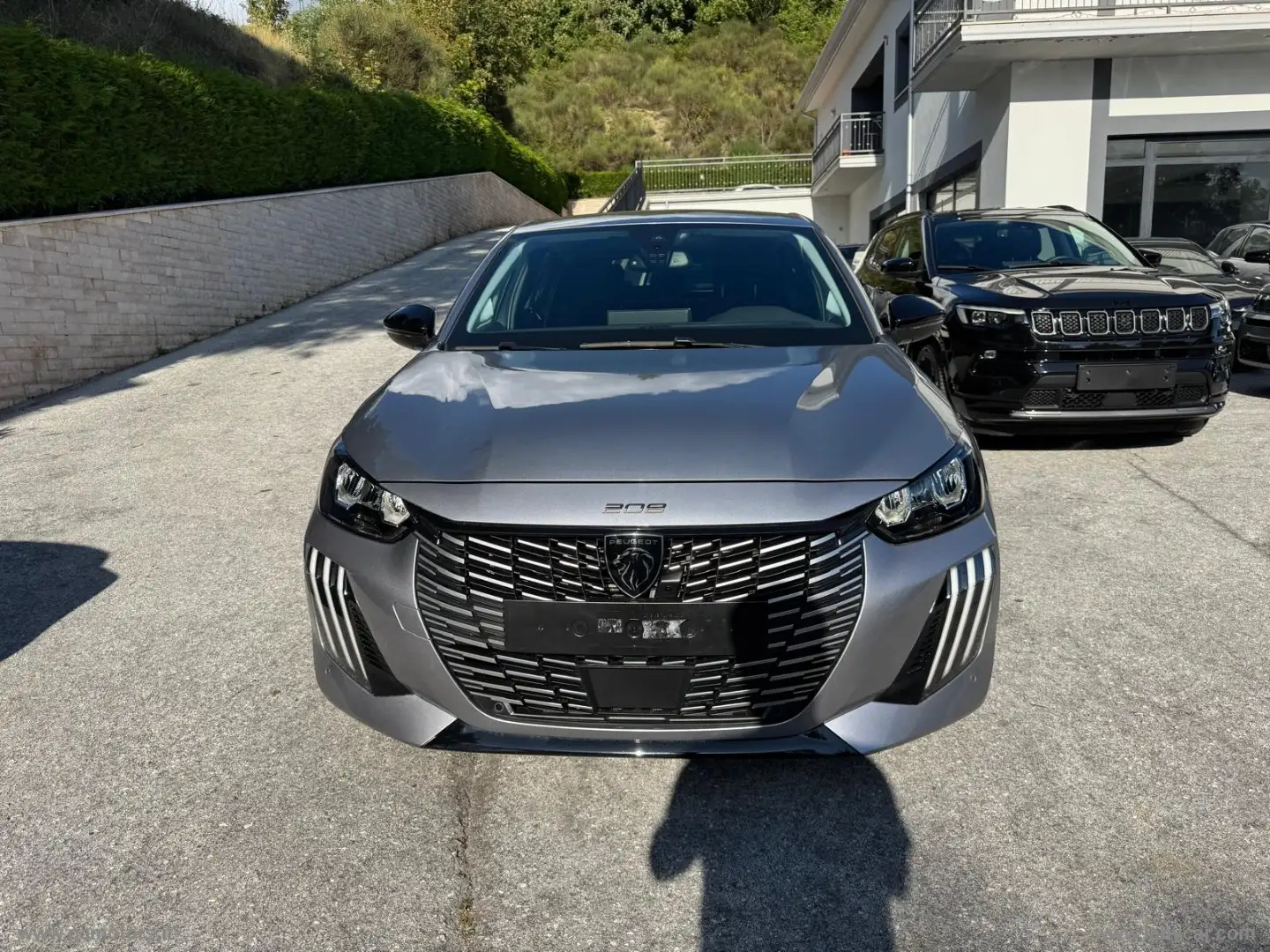 Peugeot 208 PureTech 100 S&S 5p. Allure Gris - 2