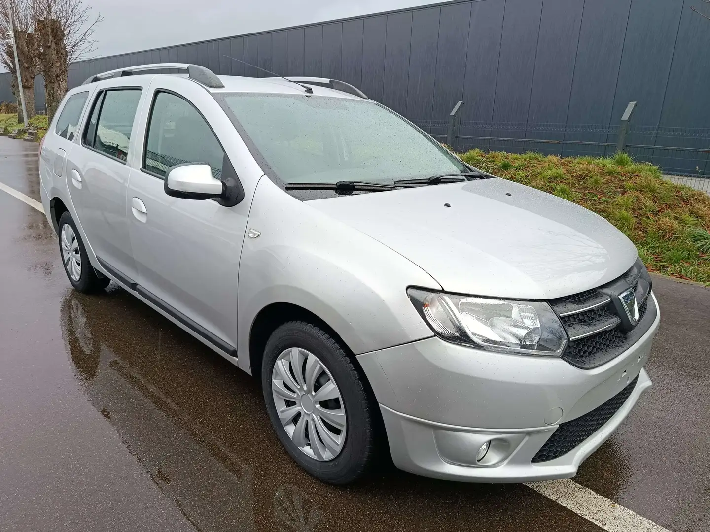 Dacia Logan Logan MCV 1.2i Ambiance Gris - 2