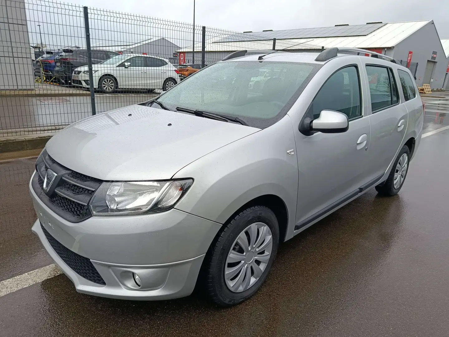 Dacia Logan Logan MCV 1.2i Ambiance Gris - 1