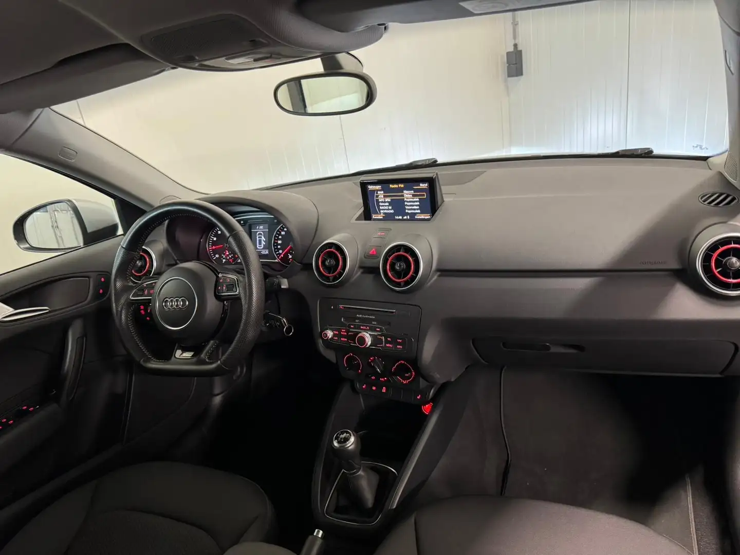 Audi A1 Sportback 1.0 TFSI S-Line 2018 LED/XENON/TWOTONE/C Grijs - 2