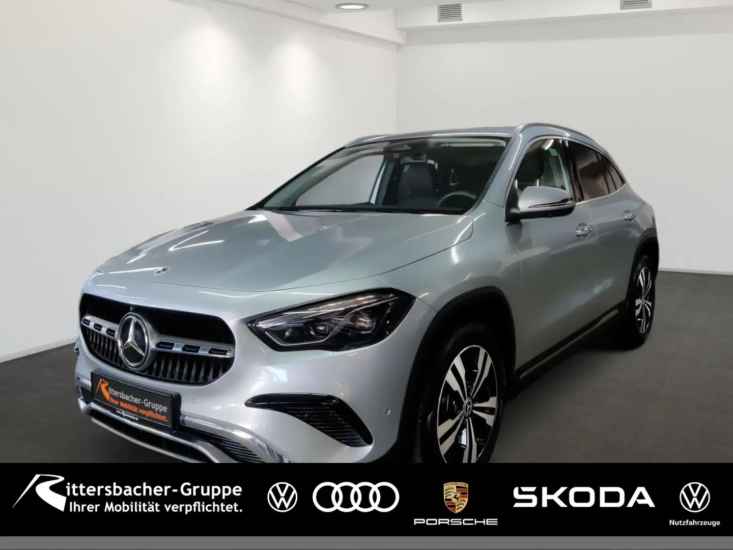 Mercedes-Benz GLA 220 4Matic Progressive Line Edition Срібний - 1