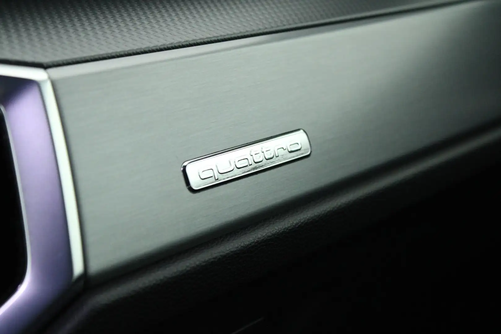 Audi Q3 40 TFSI 190pk S-Tronic quattro S edition Camera Na Zwart - 2