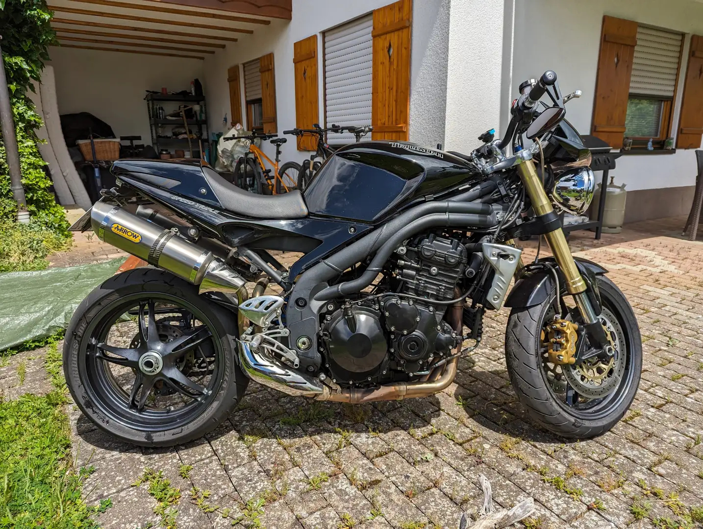 Triumph Speed Triple 1050 Schwarz - 2
