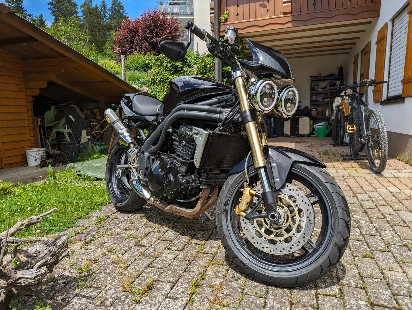 Triumph Speed Triple 1050 Schwarz - 1