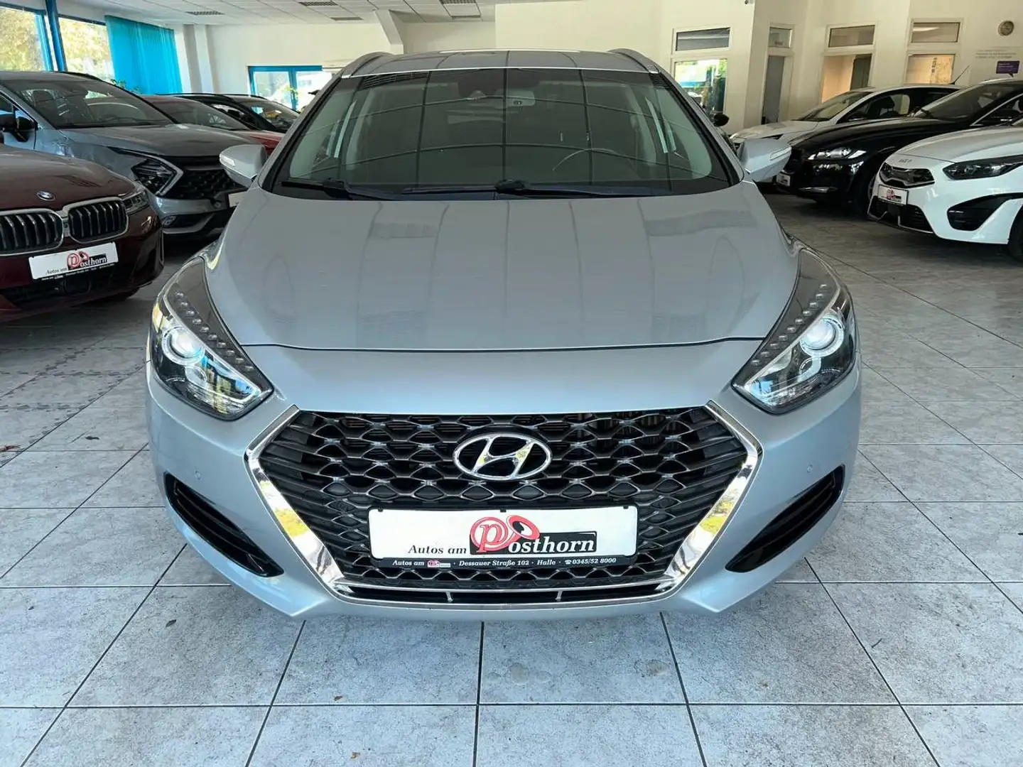 Hyundai i40 cw Kombi Klima Navi PDC Kamera Sitzh Argent - 2