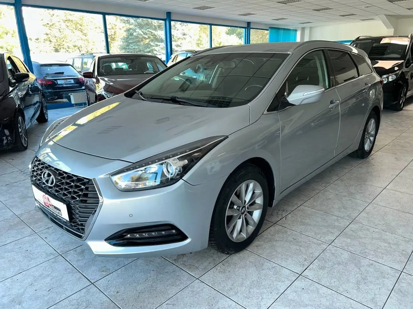 Hyundai i40 cw Kombi Klima Navi PDC Kamera Sitzh Argent - 1