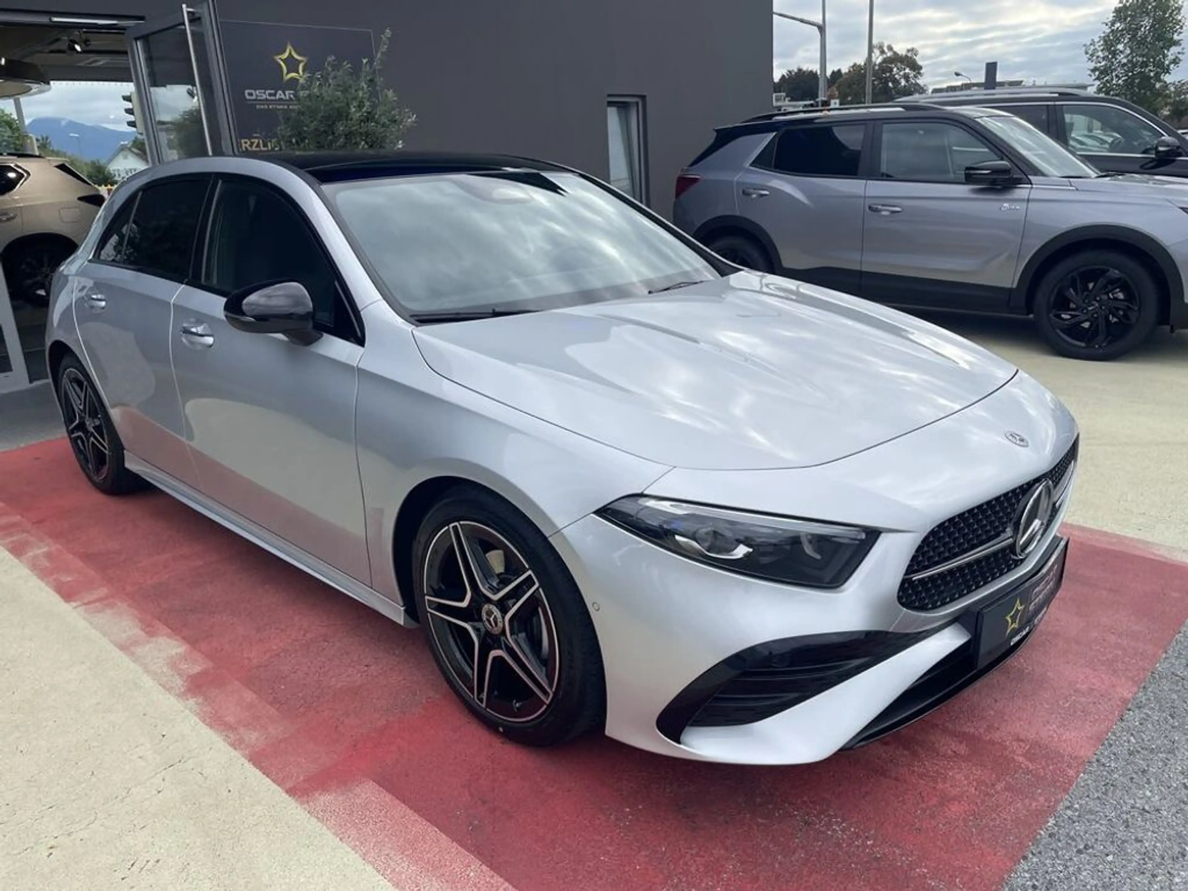 Mercedes-Benz A 200 d Automatik AMG Panorama Premium Paket — photo 3