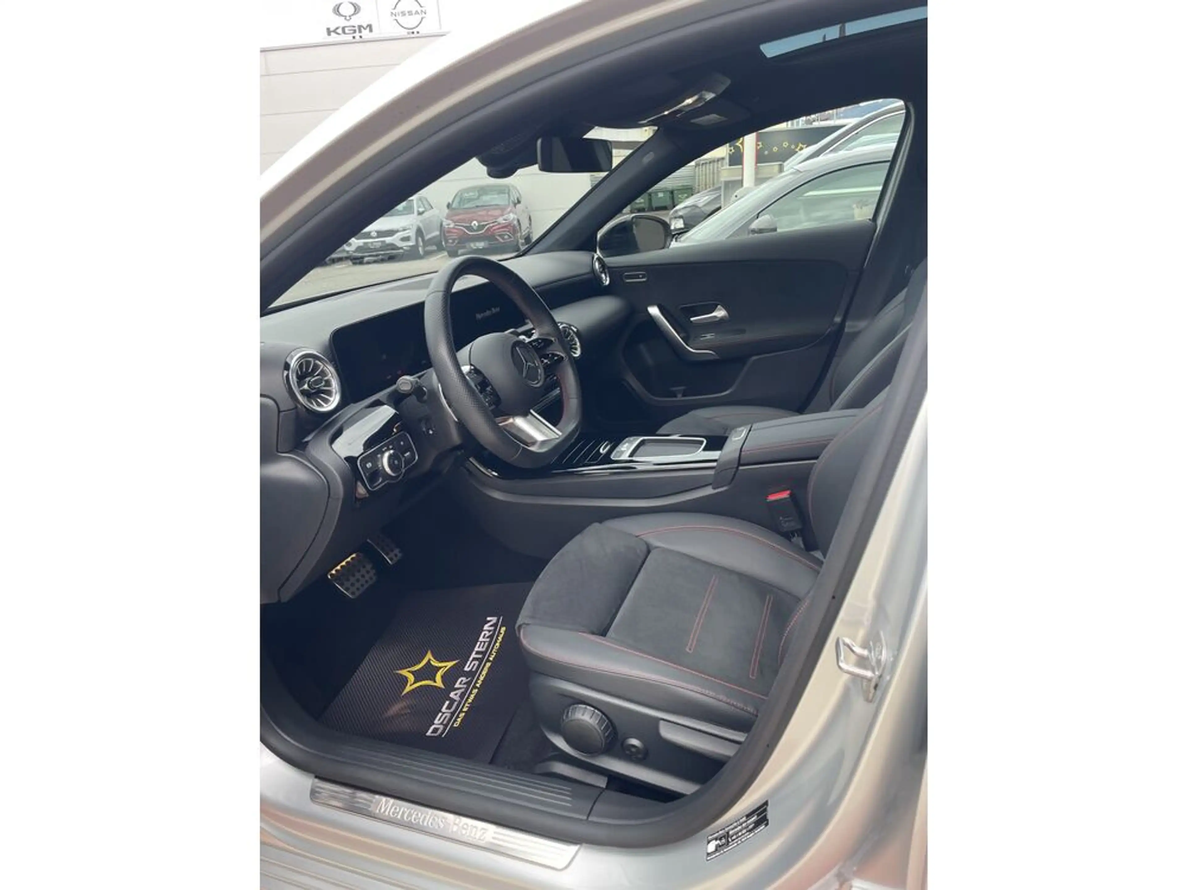 Mercedes-Benz A 200 d Automatik AMG Panorama Premium Paket — photo 7