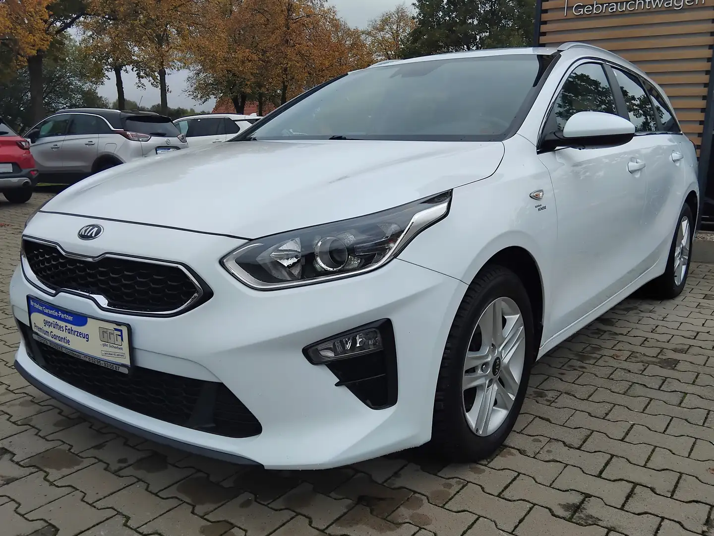 Kia Ceed SW / cee'd SW Vision *Carplay/AndroidAuto*Tempomat*SHZ*LRH*BT* Weiß - 1