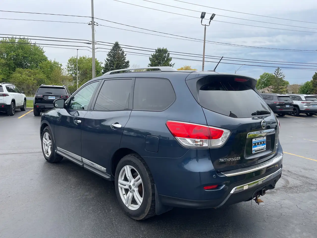 Nissan Pathfinder снимка Nissan Pathfinder