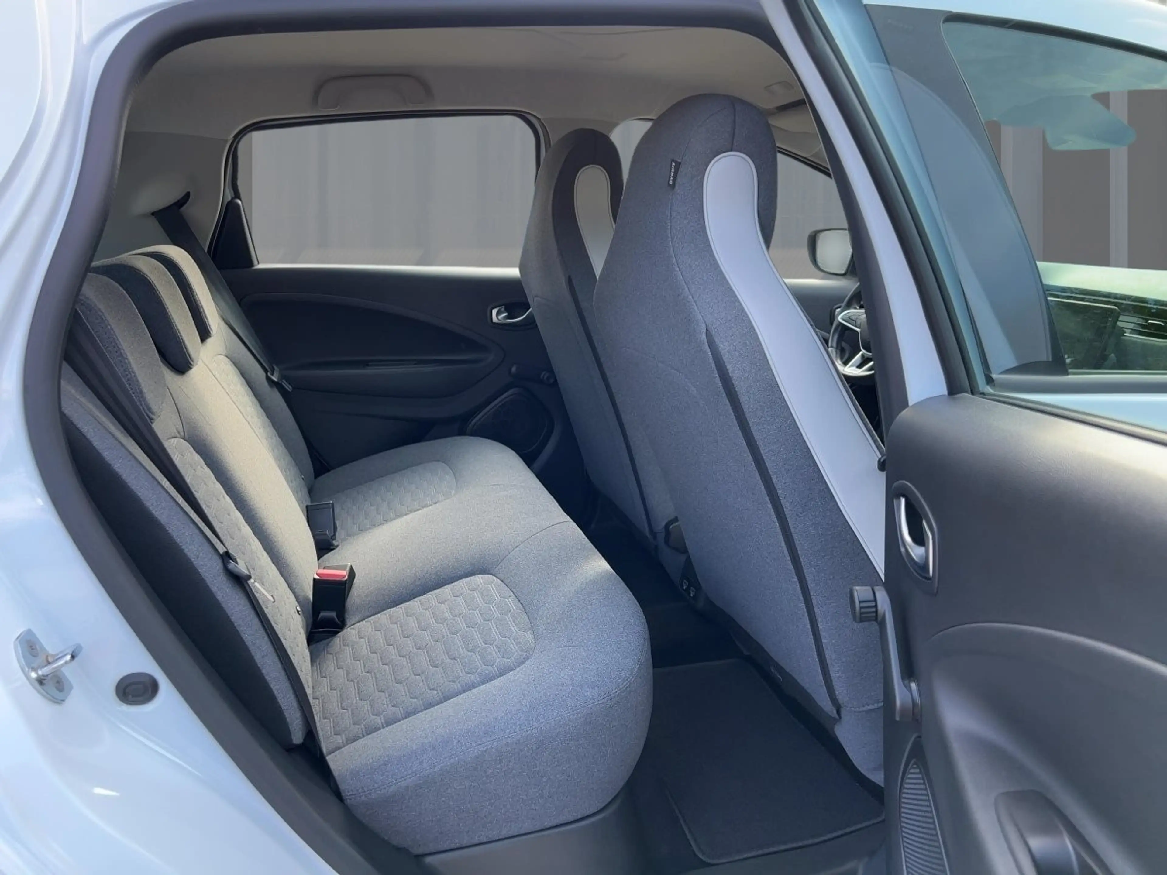 Renault ZOE R110 Z.E. 50 Experience — photo 9
