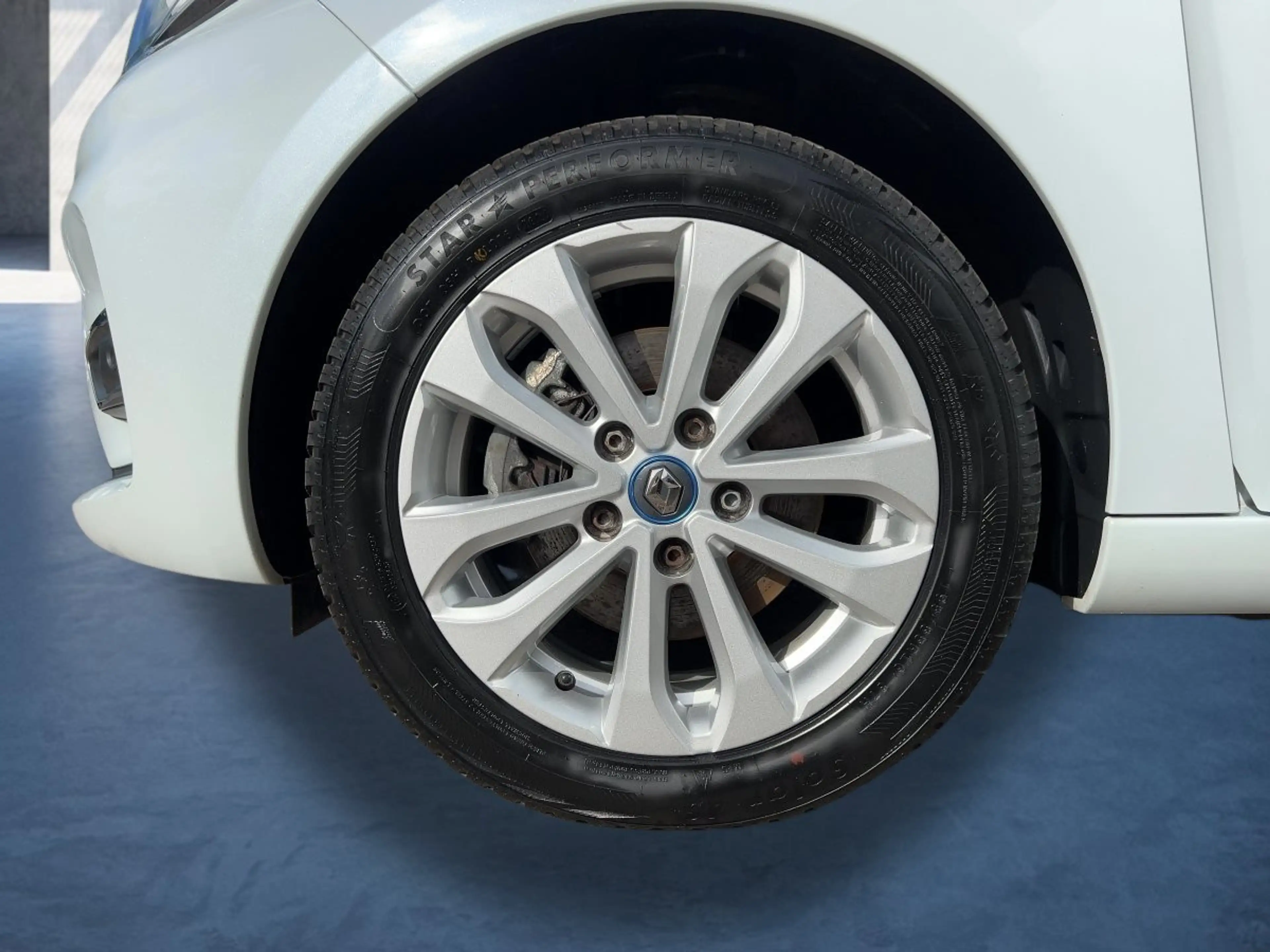 Renault ZOE R110 Z.E. 50 Experience — photo 18