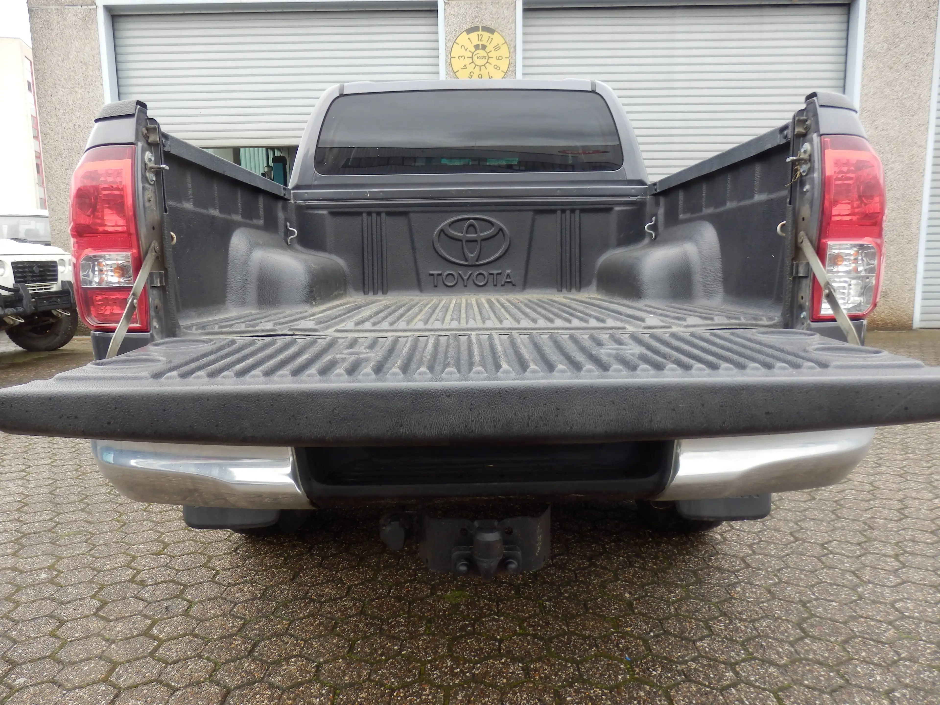 Toyota Hilux Double Cab Duty 4x4, Automatik, Cool Paket, Sitzheizung, Navigation, Klima, AHK, Scheckheft — photo 12