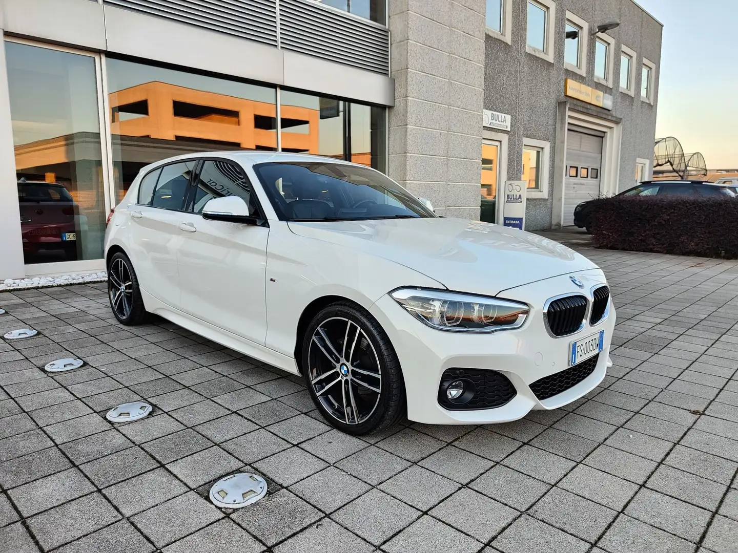 BMW 118 d Msport 150cv 5p Pelle Camera+Sensori Cerchi 18 Bianco - 2