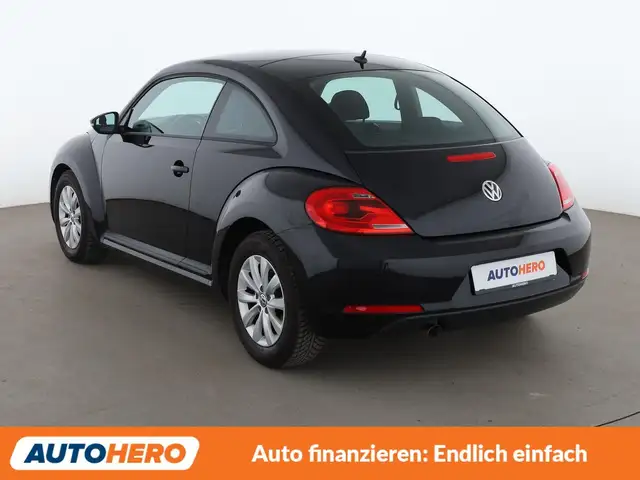 Volkswagen Beetle view 4