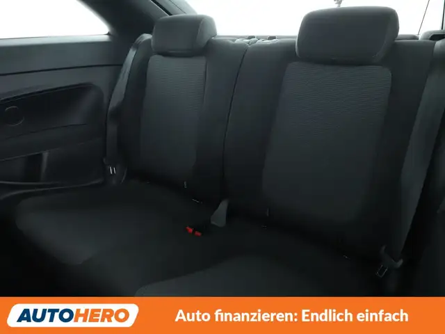 Volkswagen Beetle view 14