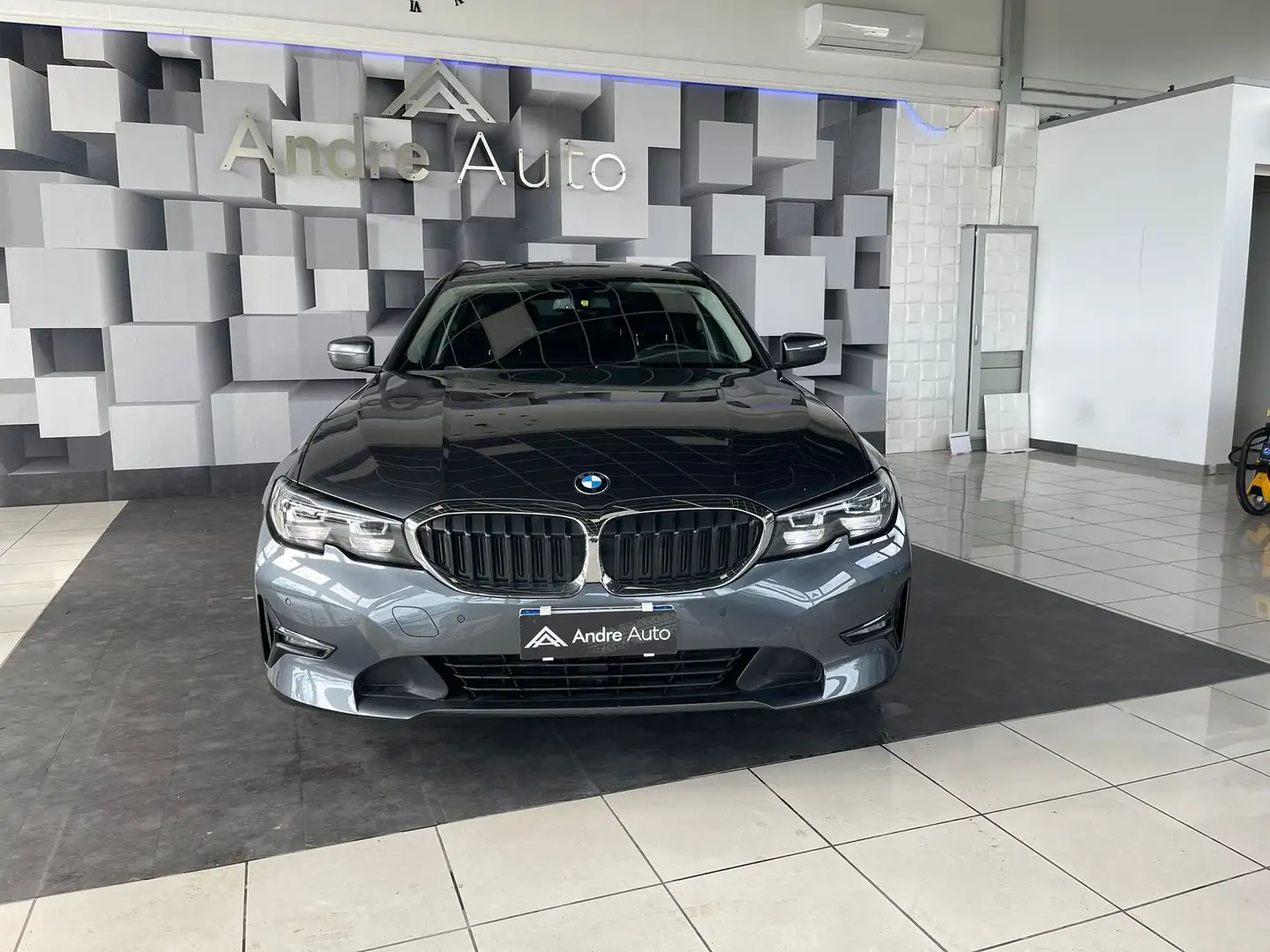 BMW 320 BMW 320d mhev 48V xdrive Business Advantage auto Gris - 1