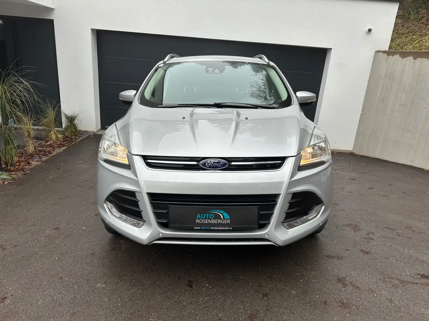 Ford Kuga Titanium*2.0TDCi*Aut.*4x4*AHK*PDC*Bluetooth*uvm Silber - 2