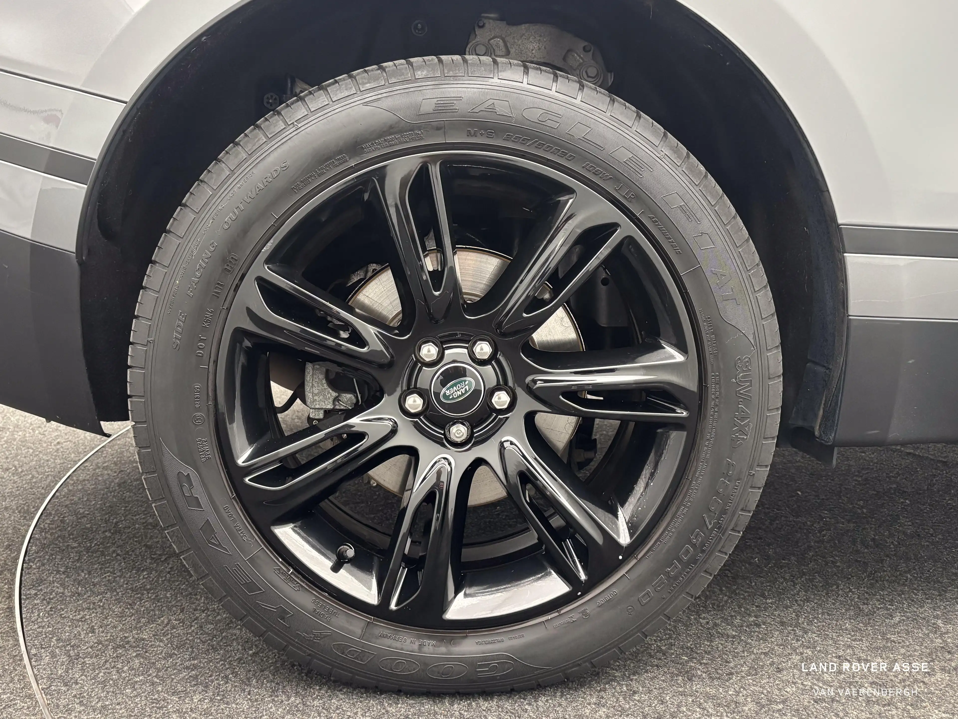 Land Rover Range Rover Velar P400e AWD Auto. 23MY — photo 9